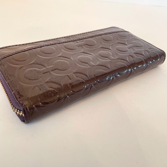 Coach Patent Signature Double Zip Leather Burgundy Wallet - Picture 3 of 9